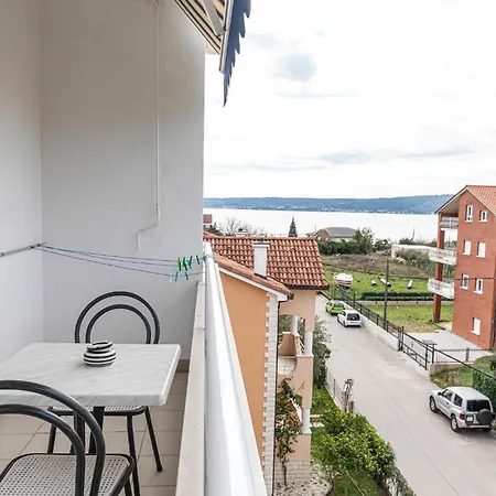 Appartement Stunning In Kastel Stafilic Kaštela