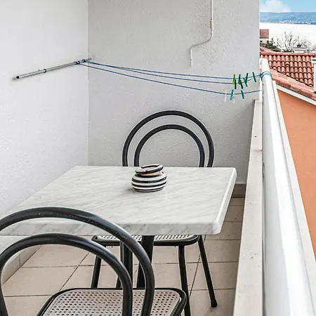 Apartment Stunning In Kastel Stafilic Kastela