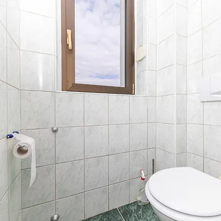 Stunning In Kastel Stafilic Apartment *