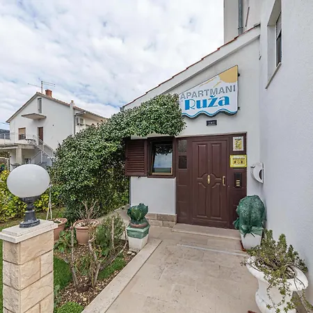 Apartment Stunning In Kastel Stafilic *